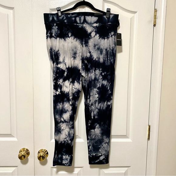 Torrid FLEECE LINED TIE-DYE Black FULL LENGTH PLATINUM LEGGING NWT - Picture 5 of 7